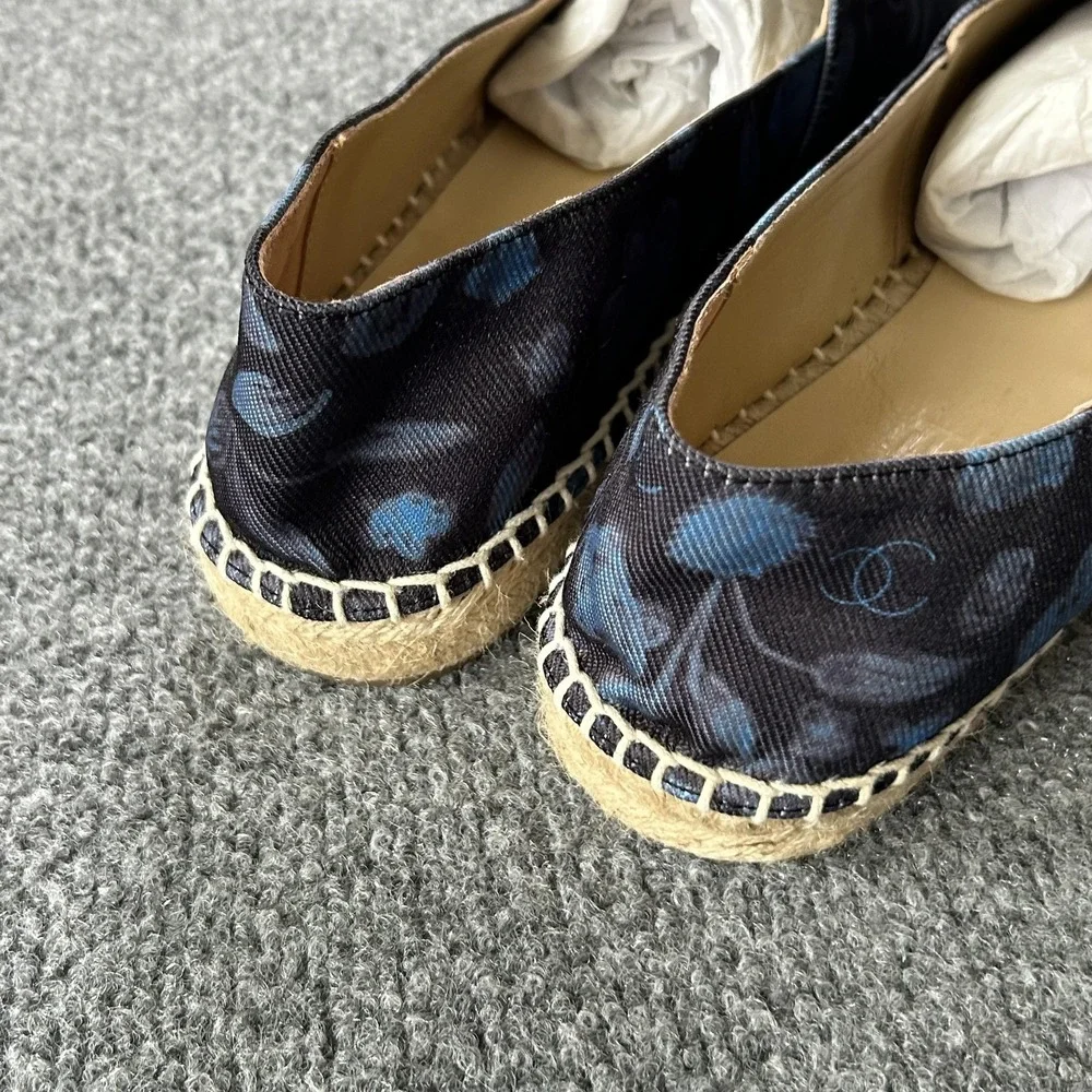 Chanel CC Espadrilles Blue Floral Print Canvas Cap Toe Size 41 Spain